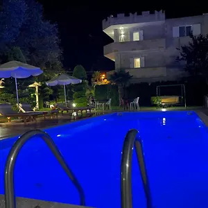 Florika Aparthotel